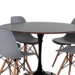 mesa-saarinen-preta-5-cadeiras-eames-cinza-foco